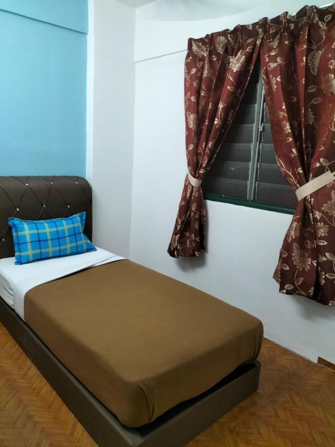 Khairul Homestay Pangsapuri Sutera Seberang Jaya Kampong Telok  Exterior foto